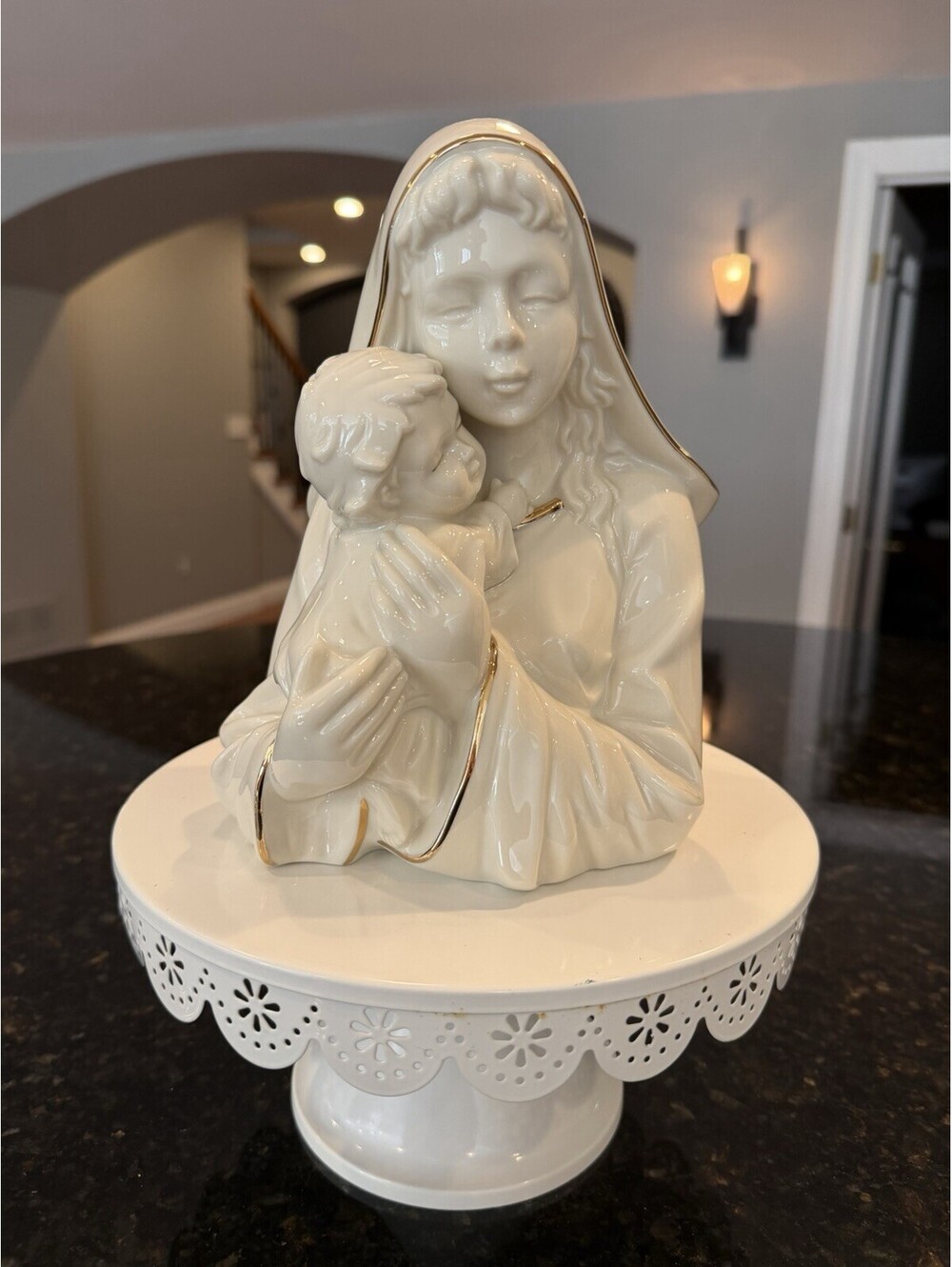 Vtg Mikasa Madonna With Child Porcelain Figure 8” Ivory W/Gold Trim